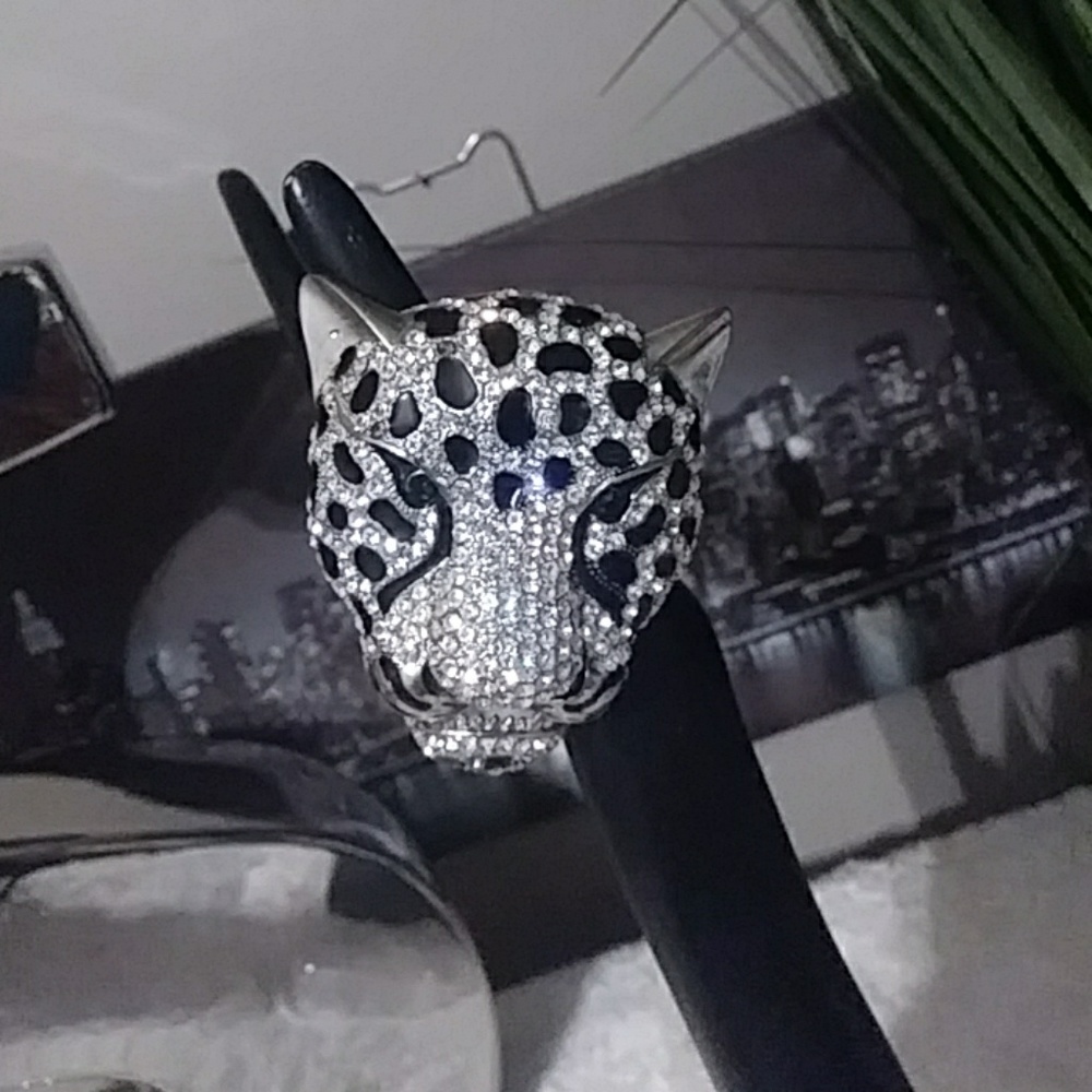 Large beautiful cheetah rhinestone necklace slider